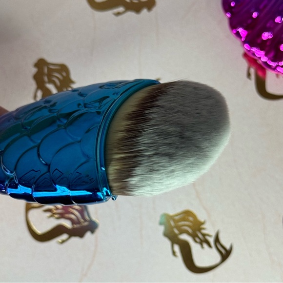 NEW Contour, foundation , blending mermaid 2pc. make up brush set. PRICE FIRM - Picture 5 of 15